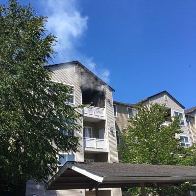 Everett Fire makes quick stop at apartment fire