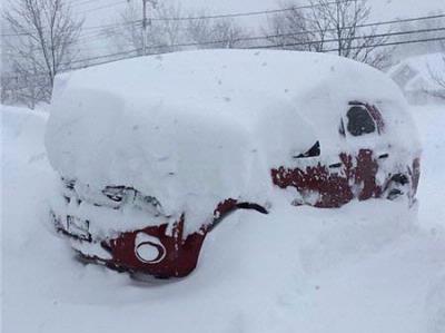 Six Dead as Snow Buries Upstate New York, Great Lakes